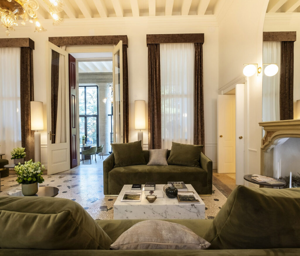 5952-5Charming-Lobby-Hotel-Villa-Soligo Hotel Villa Soligo | 18th Century Villa Renovation | Matt Black Design